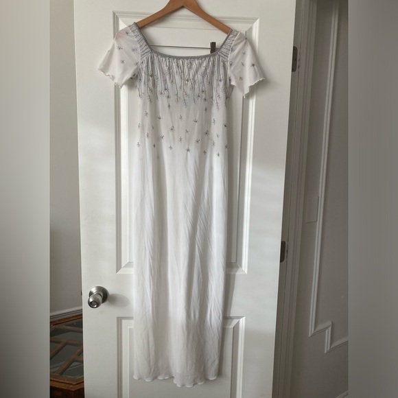 Gorgeous semi sheer long white nightgown. Lovely embroidery. No tag, fits like S - Picture 2 of 5